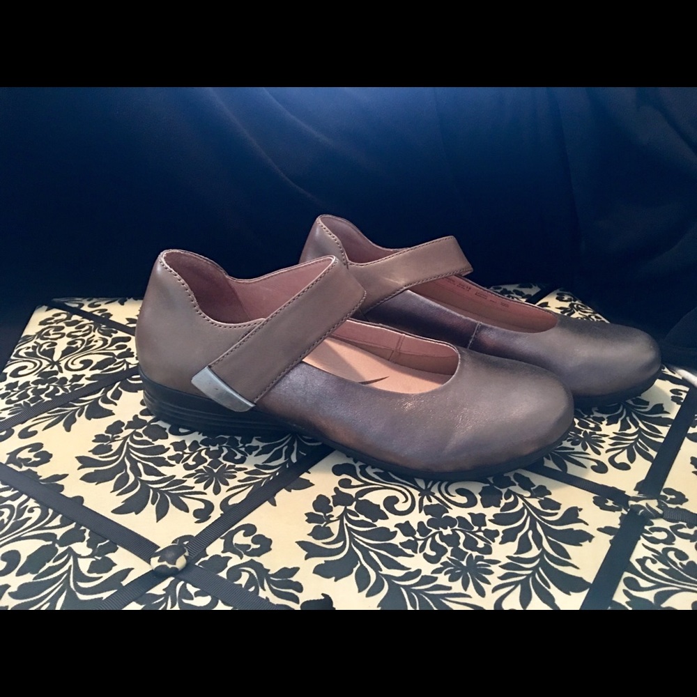 SOLD Beige Dansko Mary Janes
